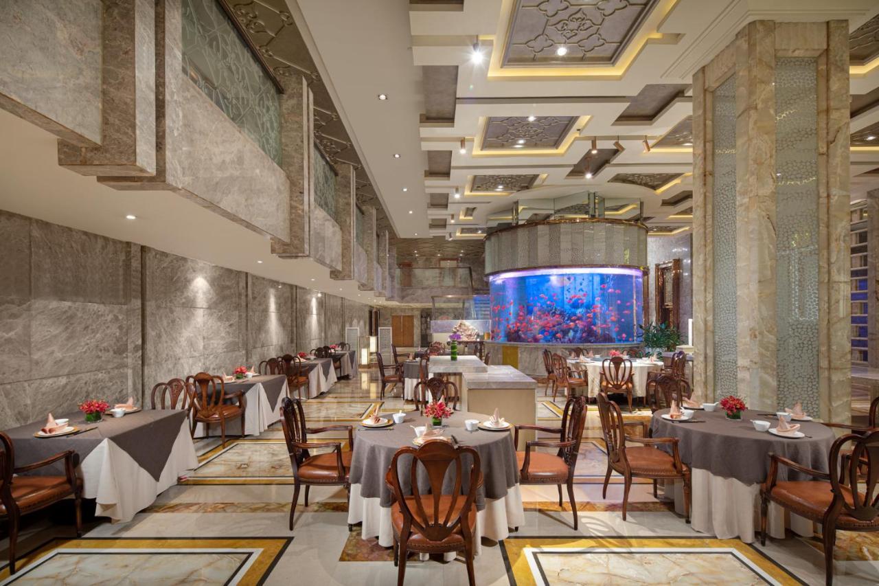 Crowne Plaza Shanghai Nanjing Road By Ihg 외부 사진 The restaurant