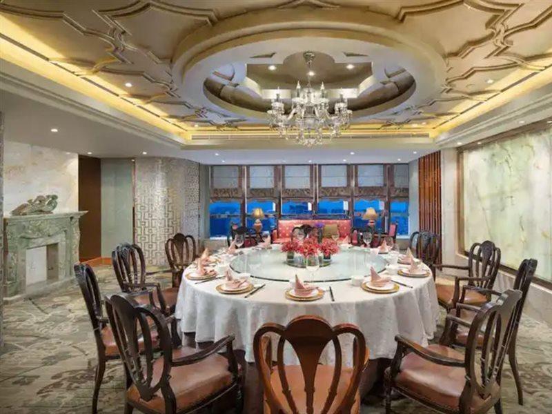 Crowne Plaza Shanghai Nanjing Road By Ihg 외부 사진 A private dining room at the restaurant