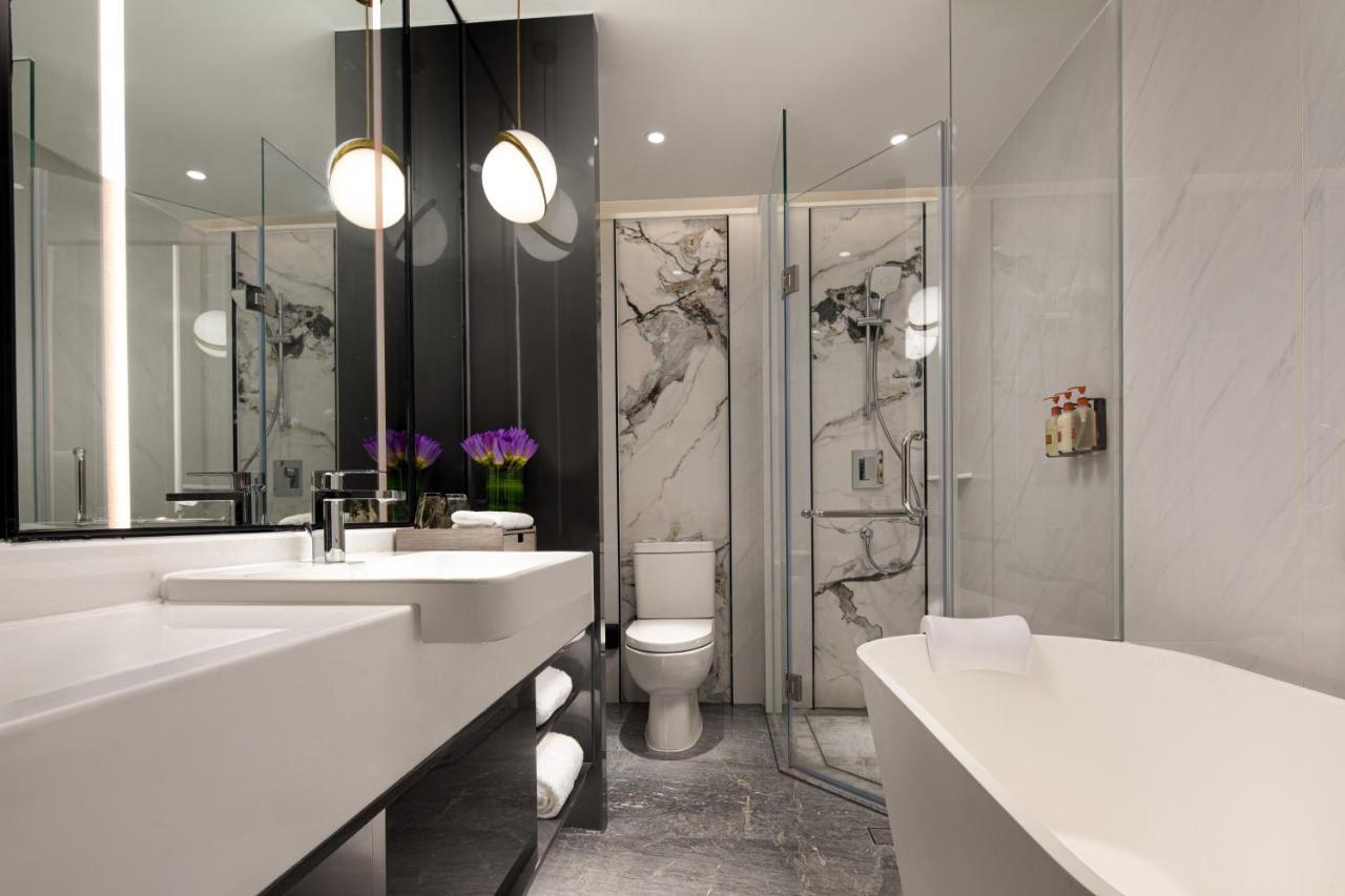 Crowne Plaza Shanghai Nanjing Road By Ihg 외부 사진 Bathroom