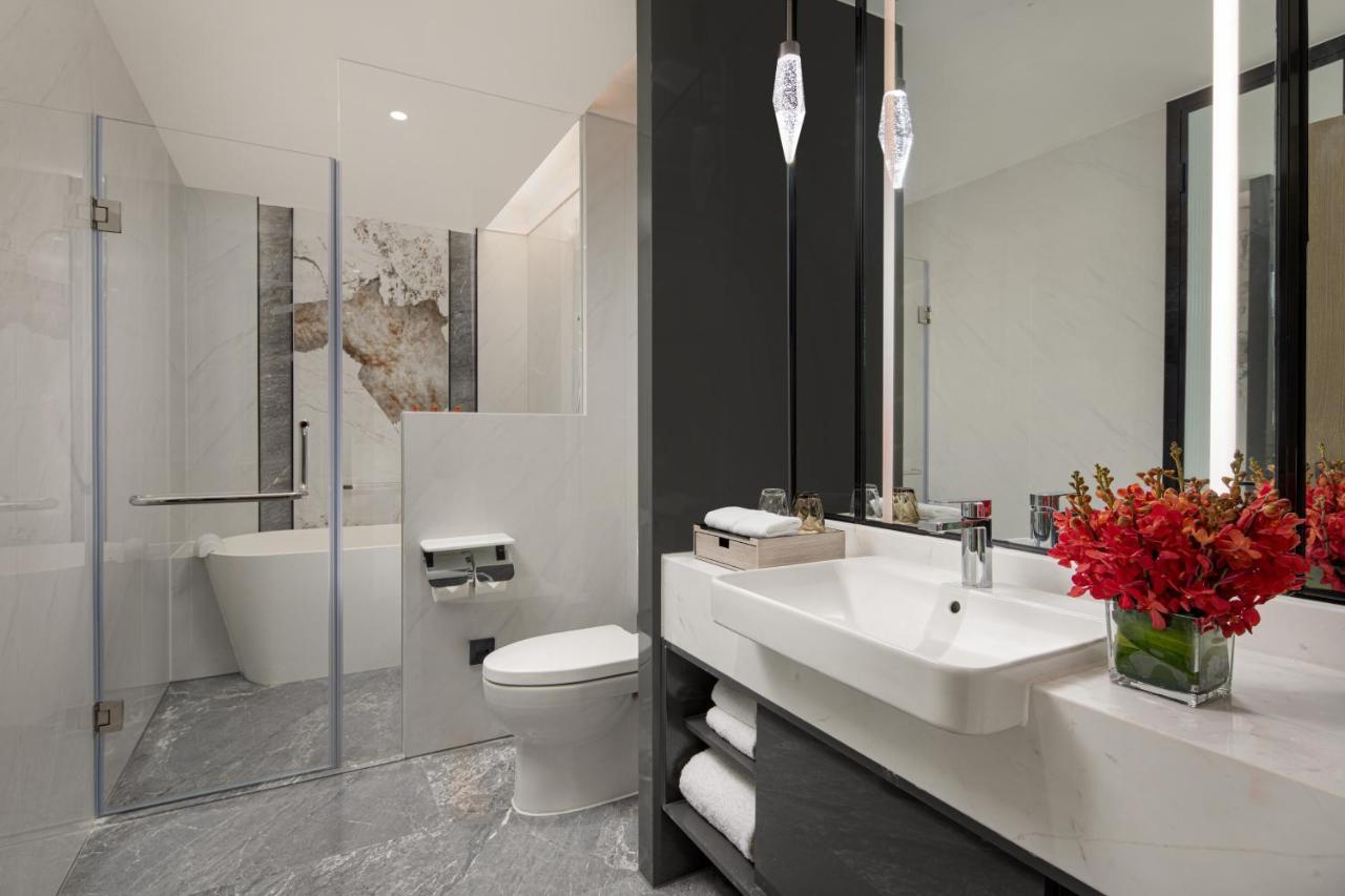 Crowne Plaza Shanghai Nanjing Road By Ihg 외부 사진 A bathroom