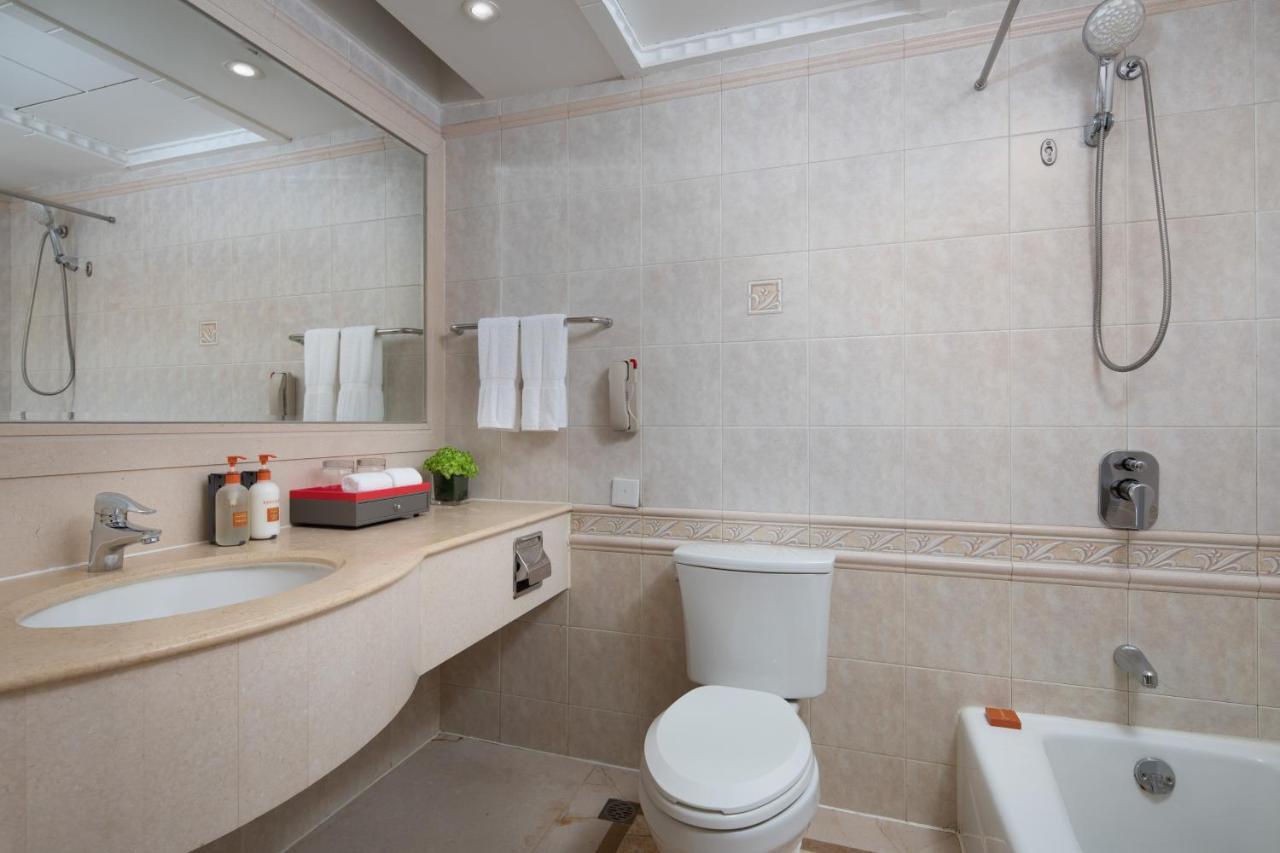Crowne Plaza Shanghai Nanjing Road By Ihg 외부 사진 Bathroom